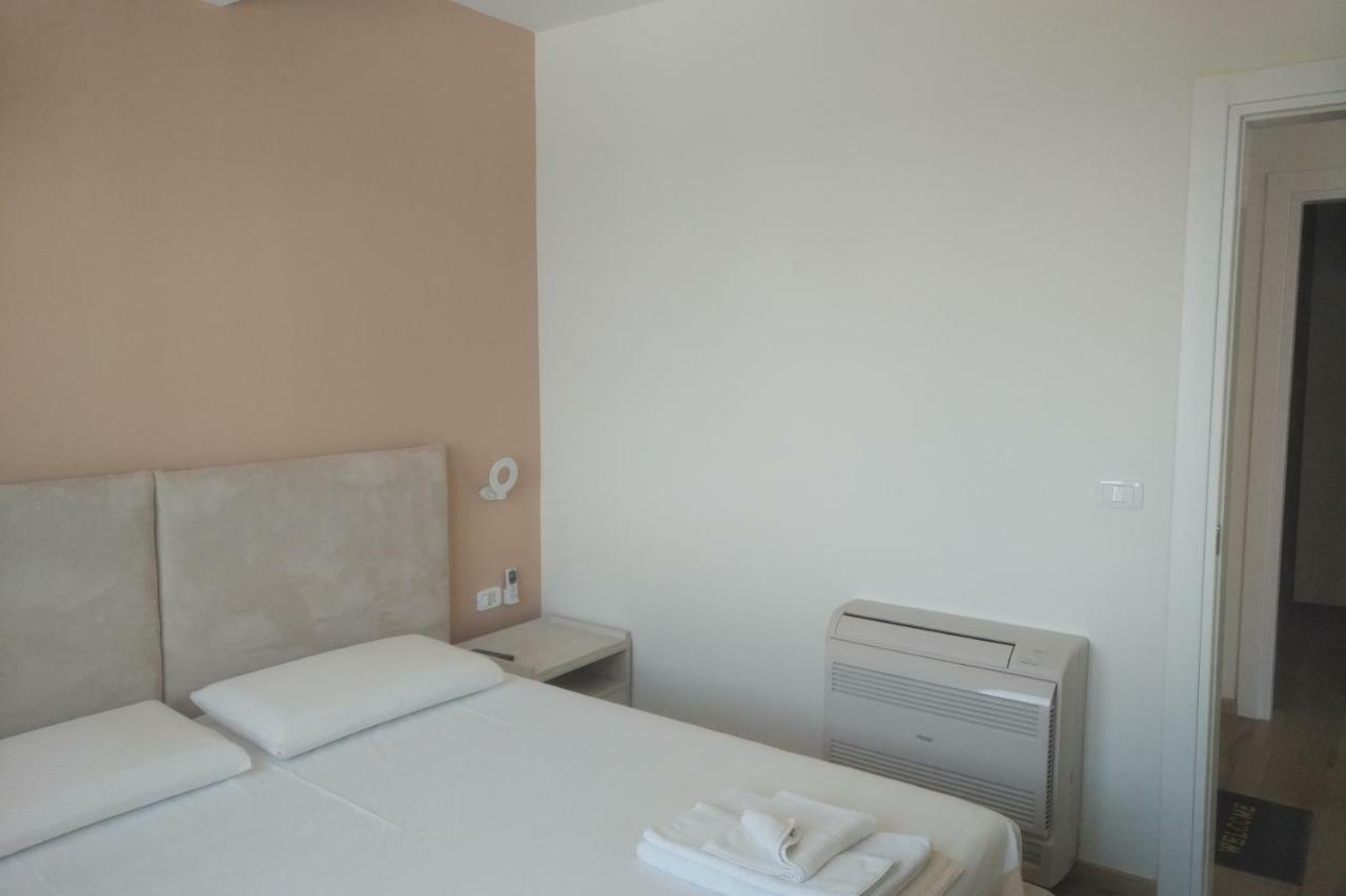 Deluxe Sea Apartment Vlorë Екстериор снимка